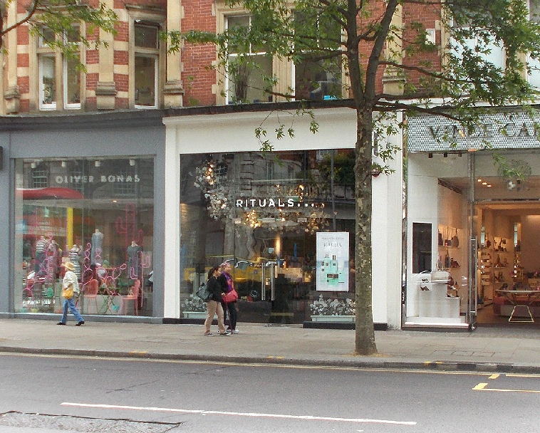 Kensington High Street - Rituals cosmetics shop