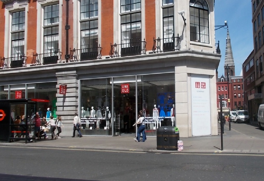 Uniqlo clothing store on Oxfrod Street in London