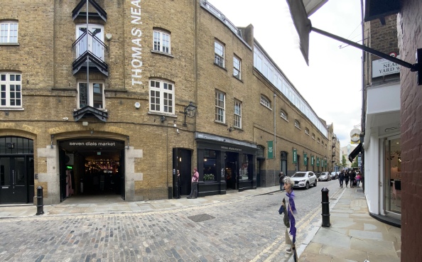 Seven Dials market on Shorts Gardens in London