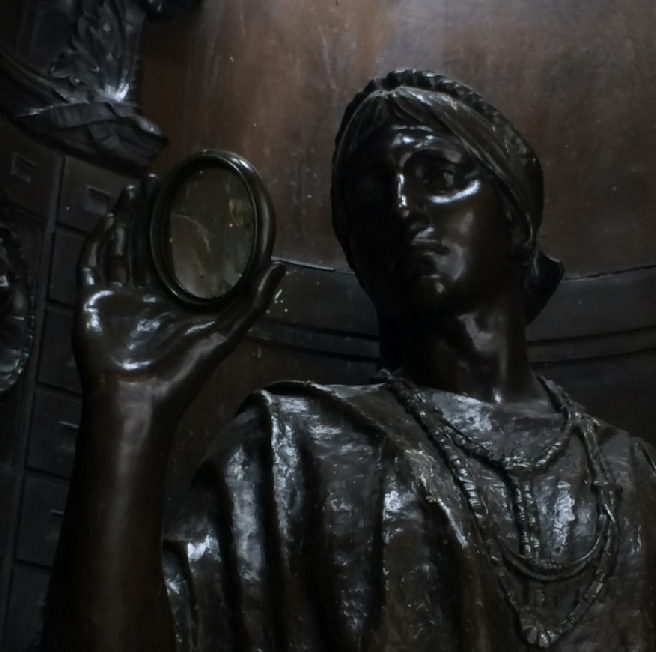 Statue at the main entrance to Selfridges dapartment store