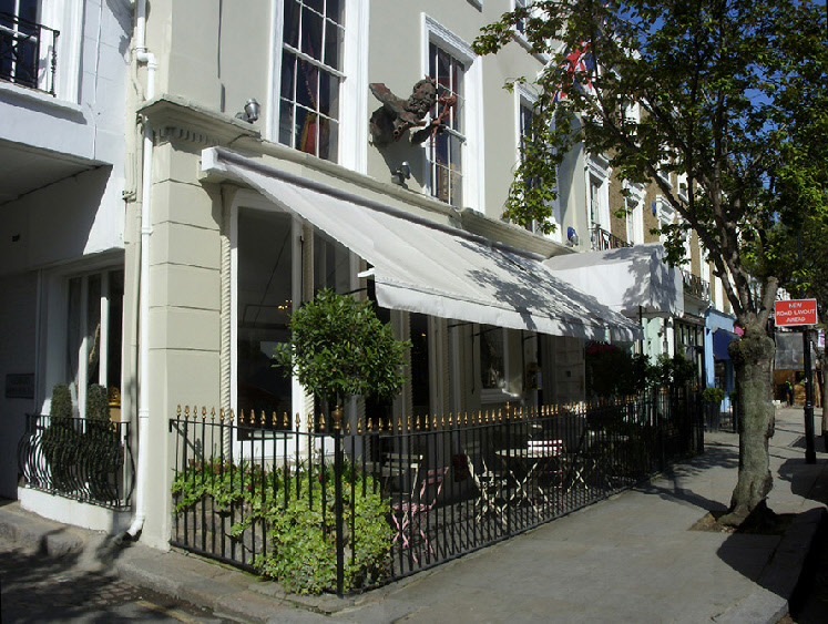 Beach Blanket Babylon, bar and restaurant in Notting Hill