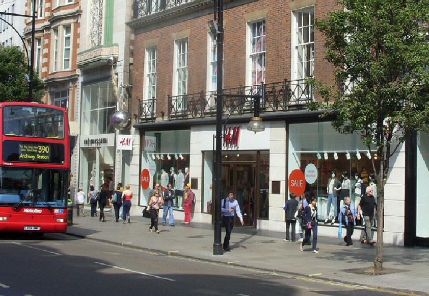 H+M fashions store on Oxford Street