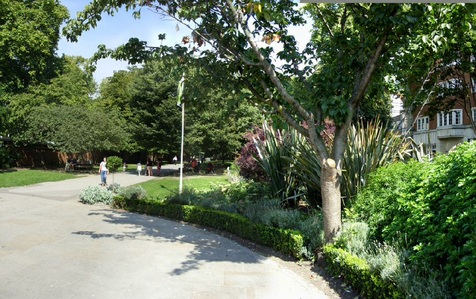 Holland Park entrance on Kensington High Street