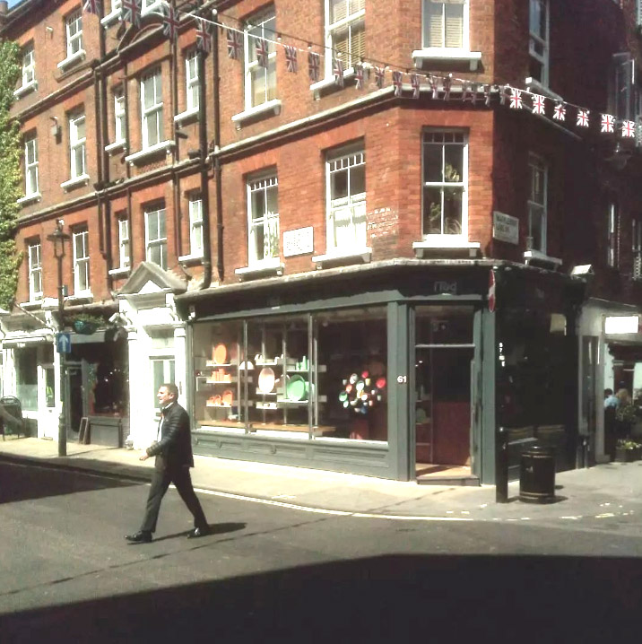 Mud pottery shop in Marylebone
