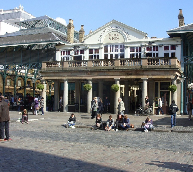 Covent Garden Piazza - The Punch and Judy pub