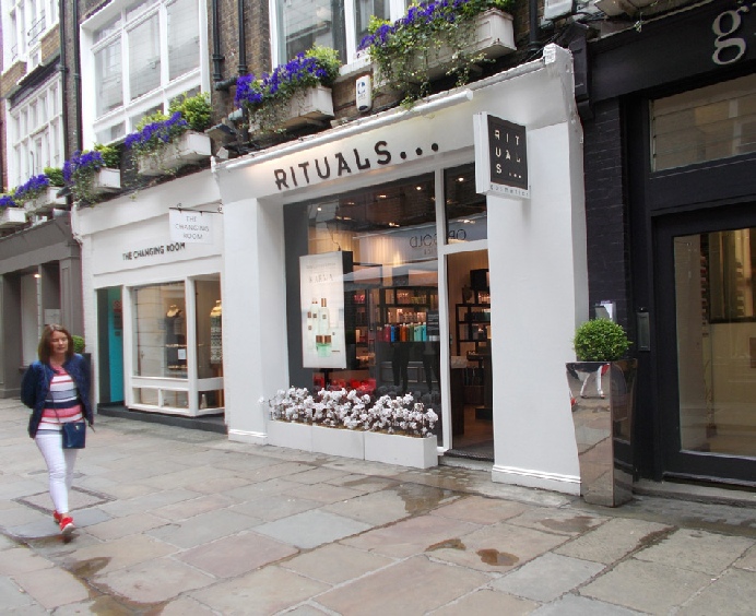 Gees Court - Rituals cosmetics shop