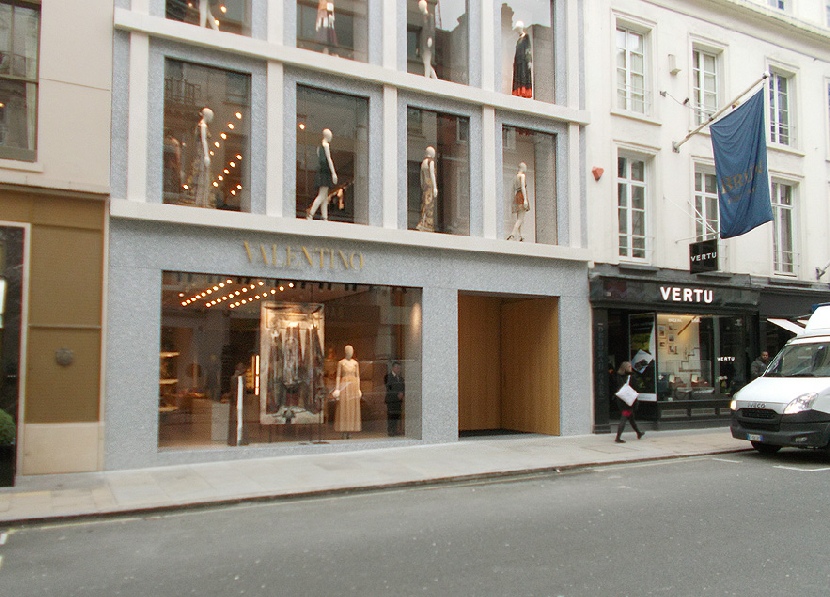 lægemidlet Revival ballet Valentino shop on Old Bond Street in London's Mayfair