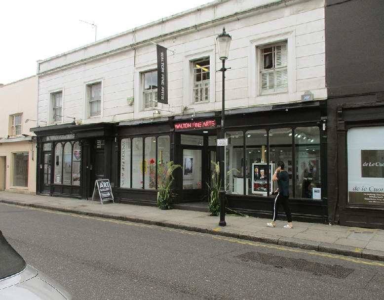 Walton Fine Arts gallery on Walton Street at Brompton Cross in London