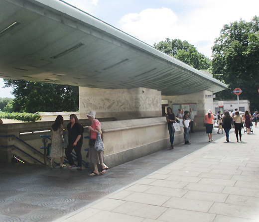 Piccadilly southside exit of Green Park station